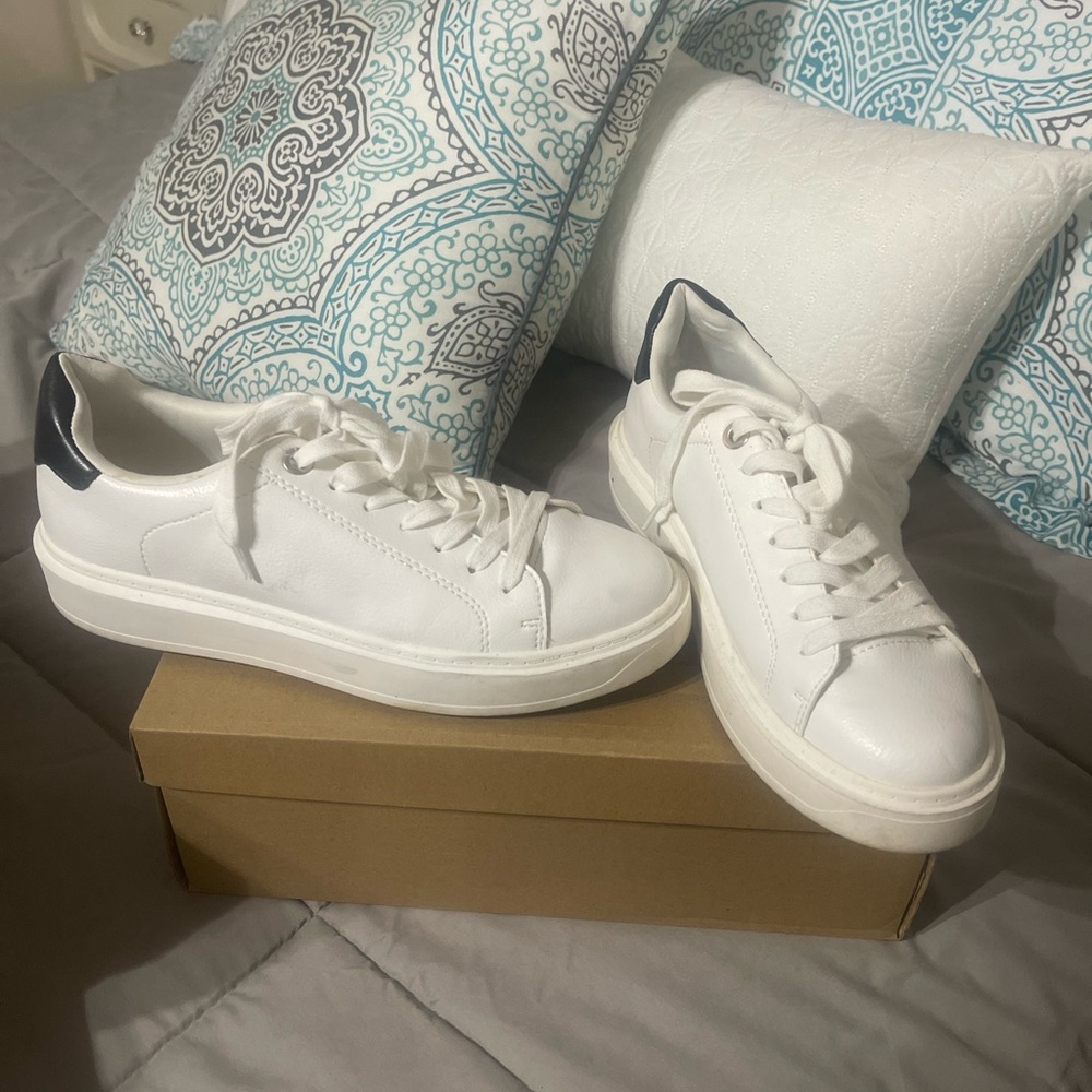 Steven madden white leather sneakers